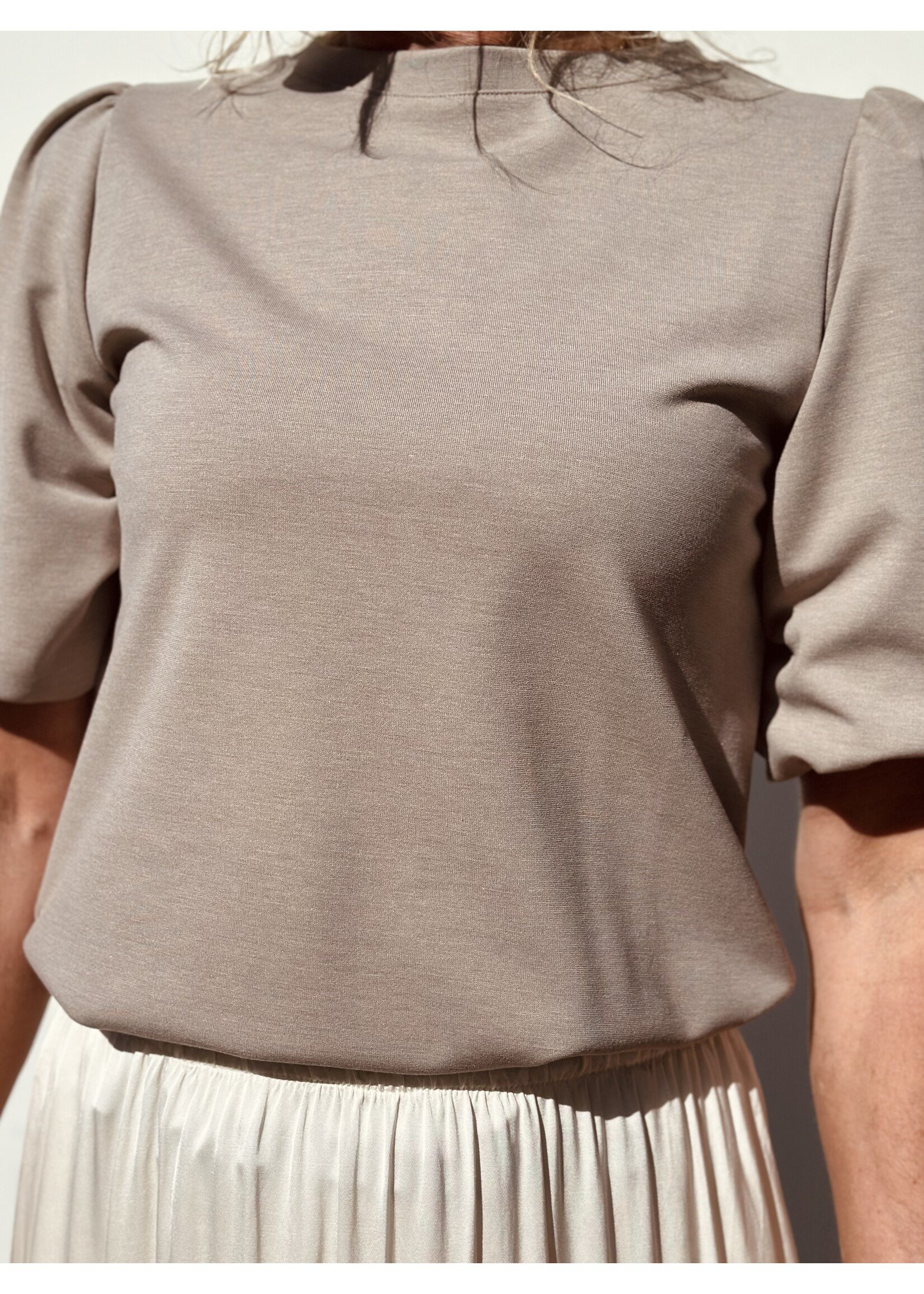 Elvira Elvira Izzy top sand