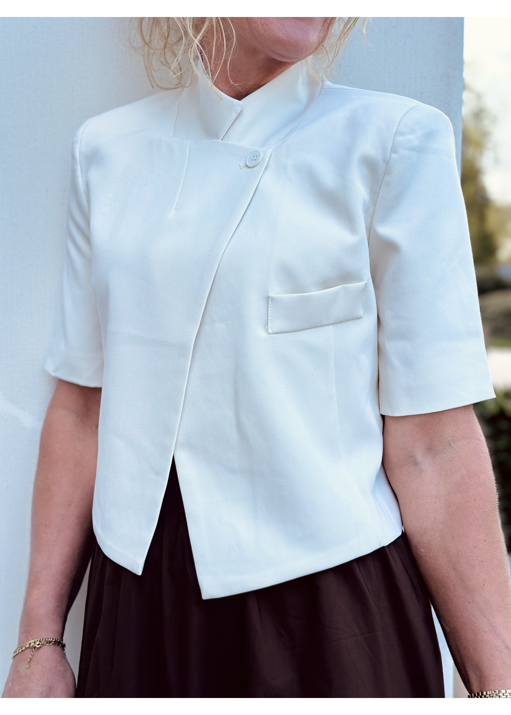 Leyana short blazer beige