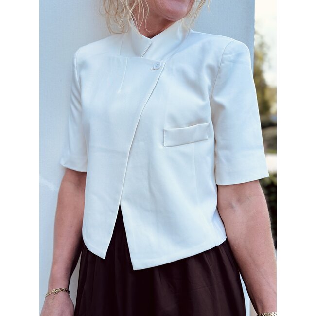 Leyana short blazer beige