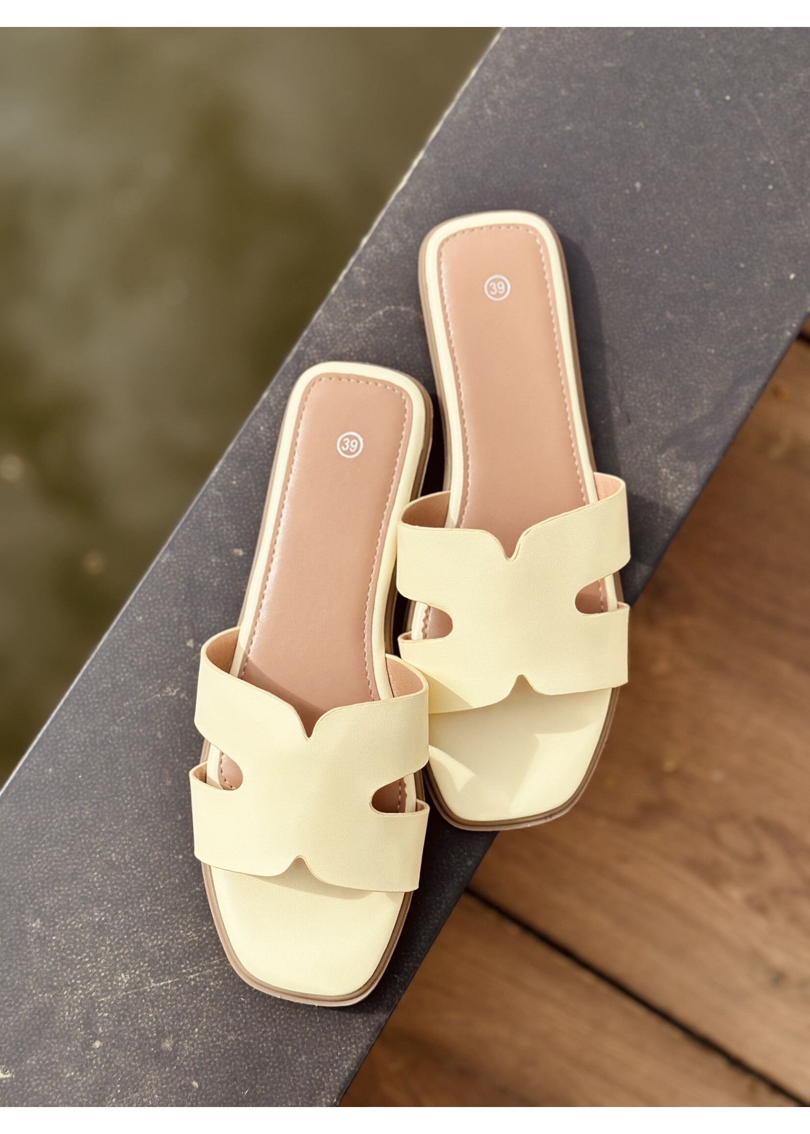 Sharona slipper yellow