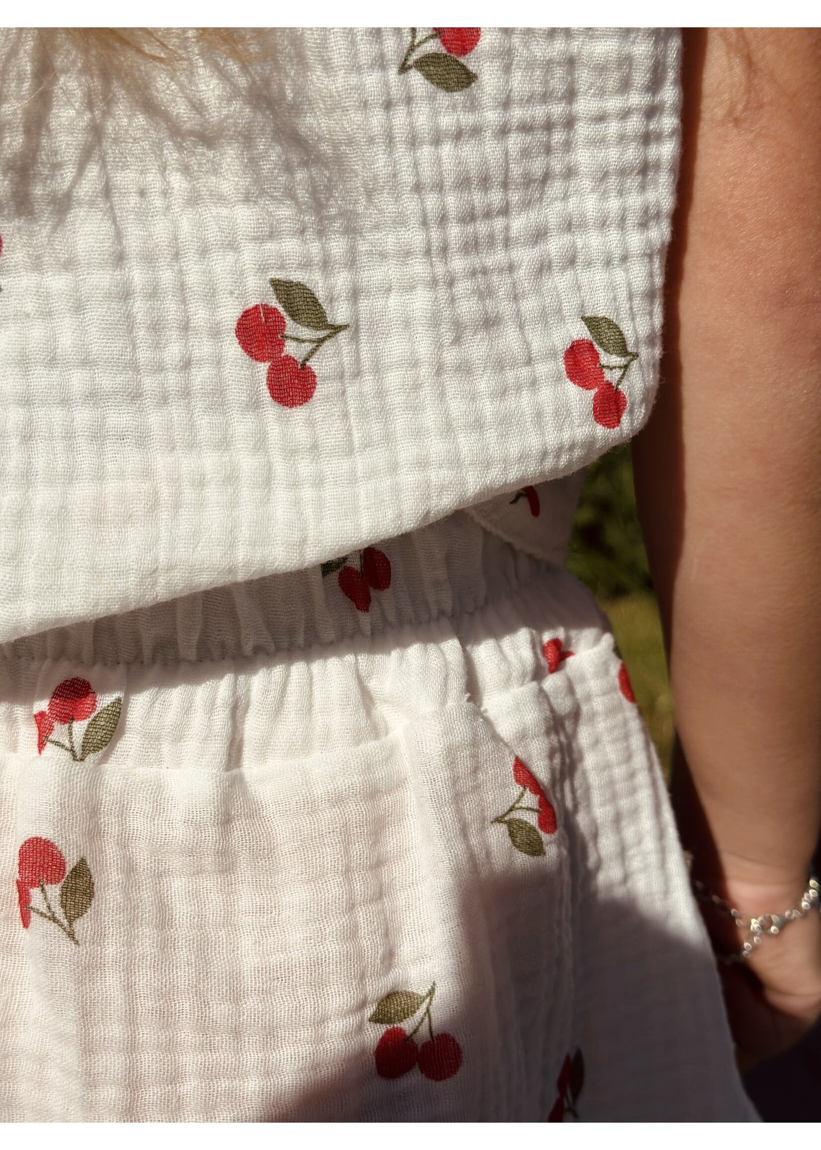 Jenieke set skirt + blouse cherry print