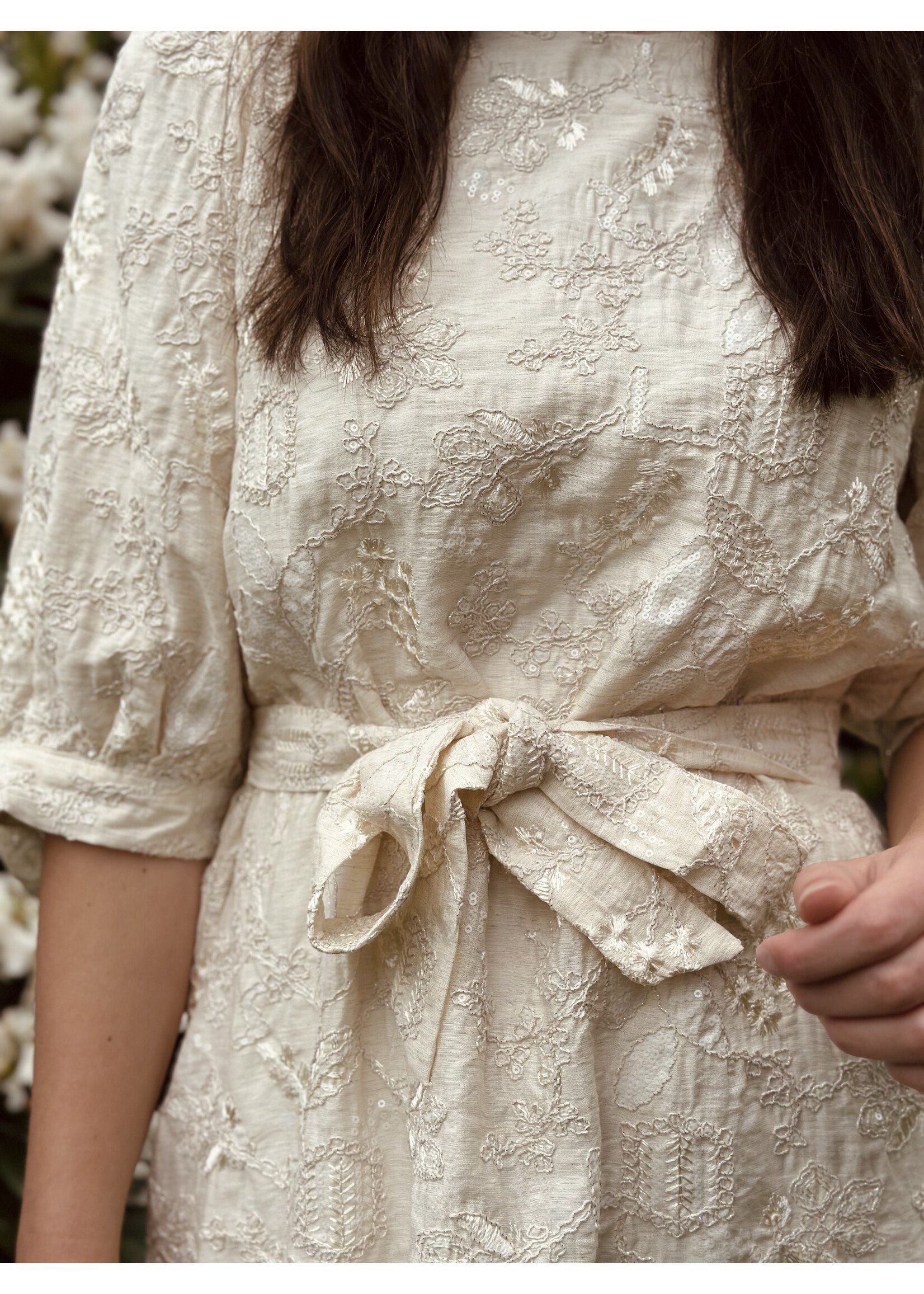 Smashed Lemon Smashed Lemon Jarona dress beige glitter