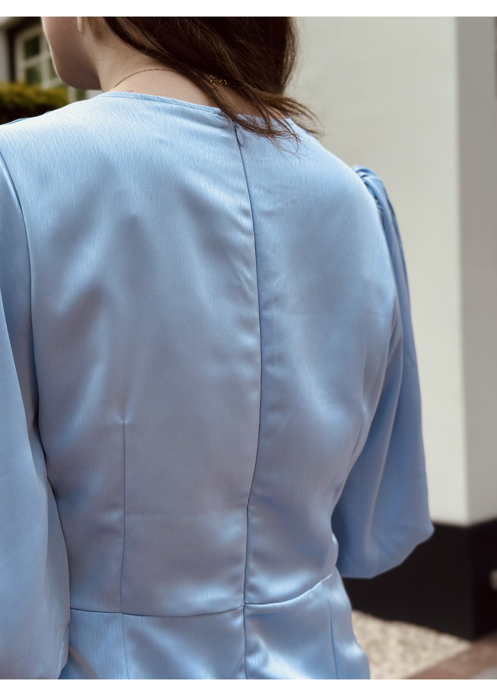Jolanda satin dress light blue