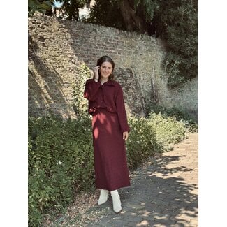 IZ NAIZ IZ NAIZ Juliene long skirt bordeaux red