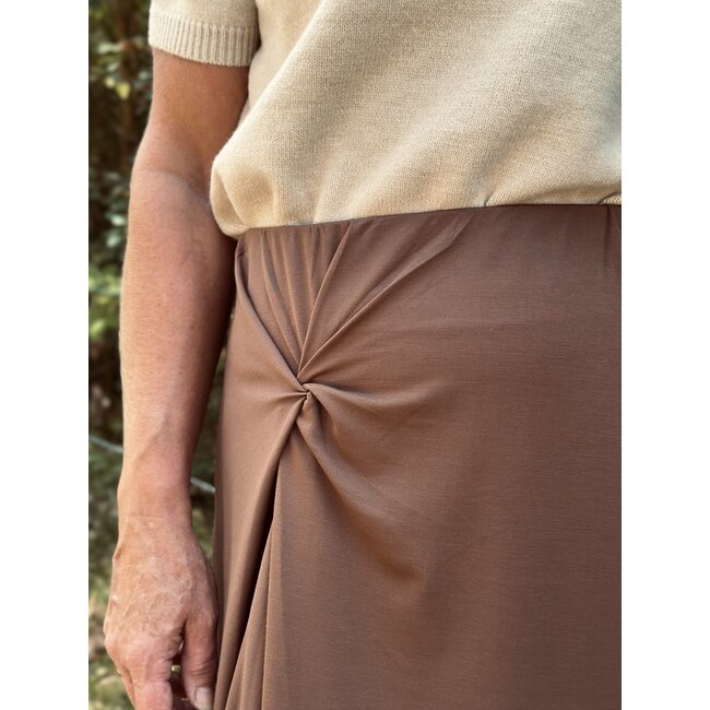 Yolana long skirt brown