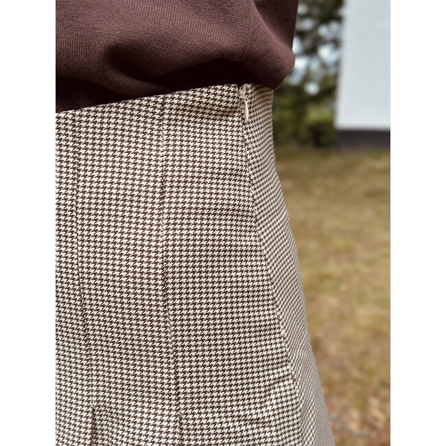 Sisters Point Sisters Point Delia plissé skirt beige/brown