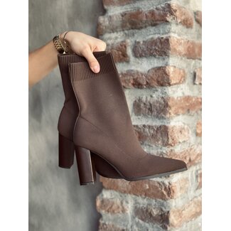 Leana heels brown