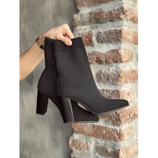 Leana heels black