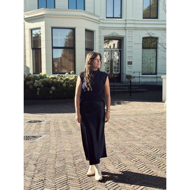 Sisters Point Sisters Point Malou satin skirt dark blue