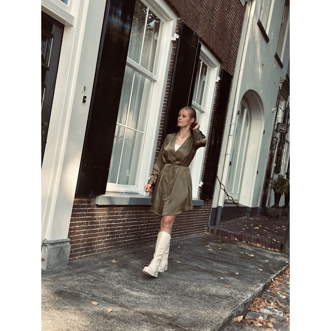 Sisters Point Sisters Point Veerle satin dress army green