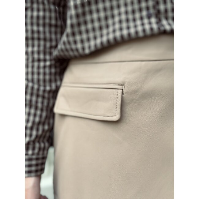 Hermiene leather look skirt camel