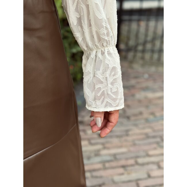 Lofty Manner Lofty Manner Jett blouse ecru bow tie