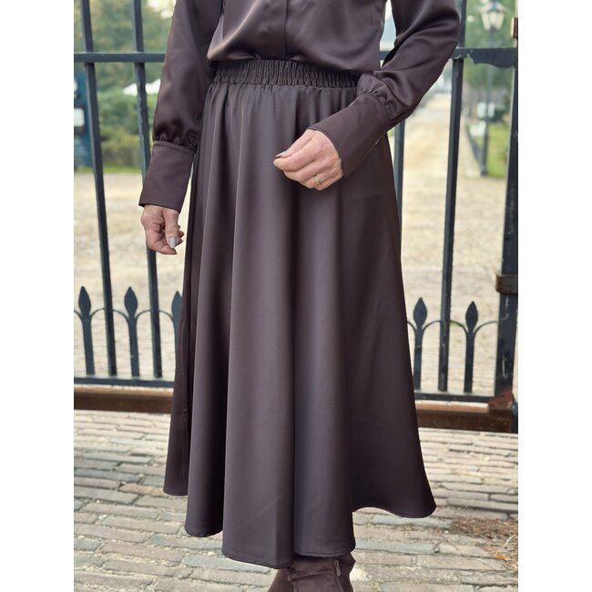 Elvira Elvira Hannah long satin skirt dark brown