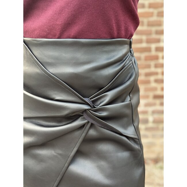 Jente leather look skirt black