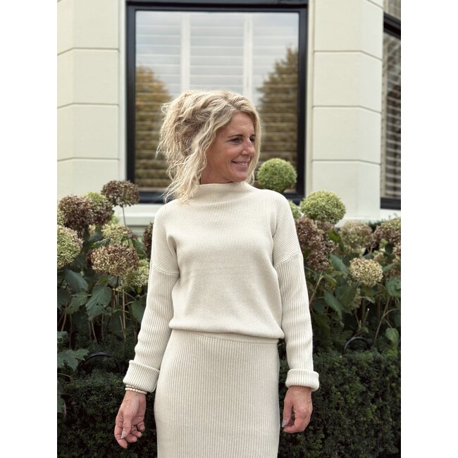 Ylene set sweater + skirt beige One Size