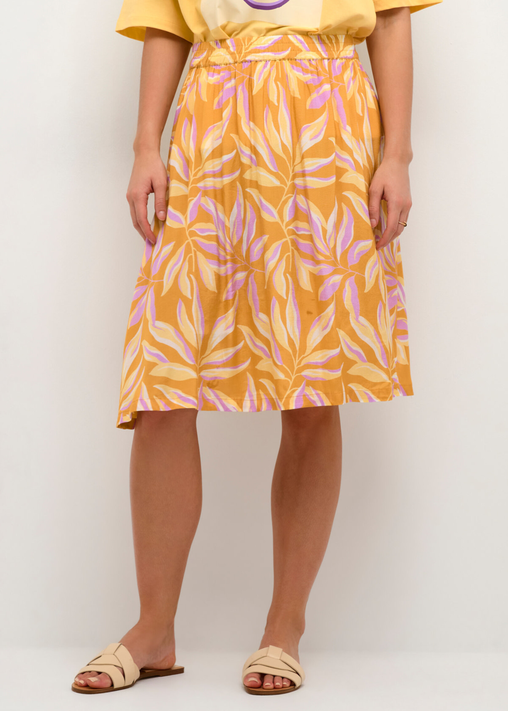 KAFFE Safir skirt - Yellow & lupine flower print