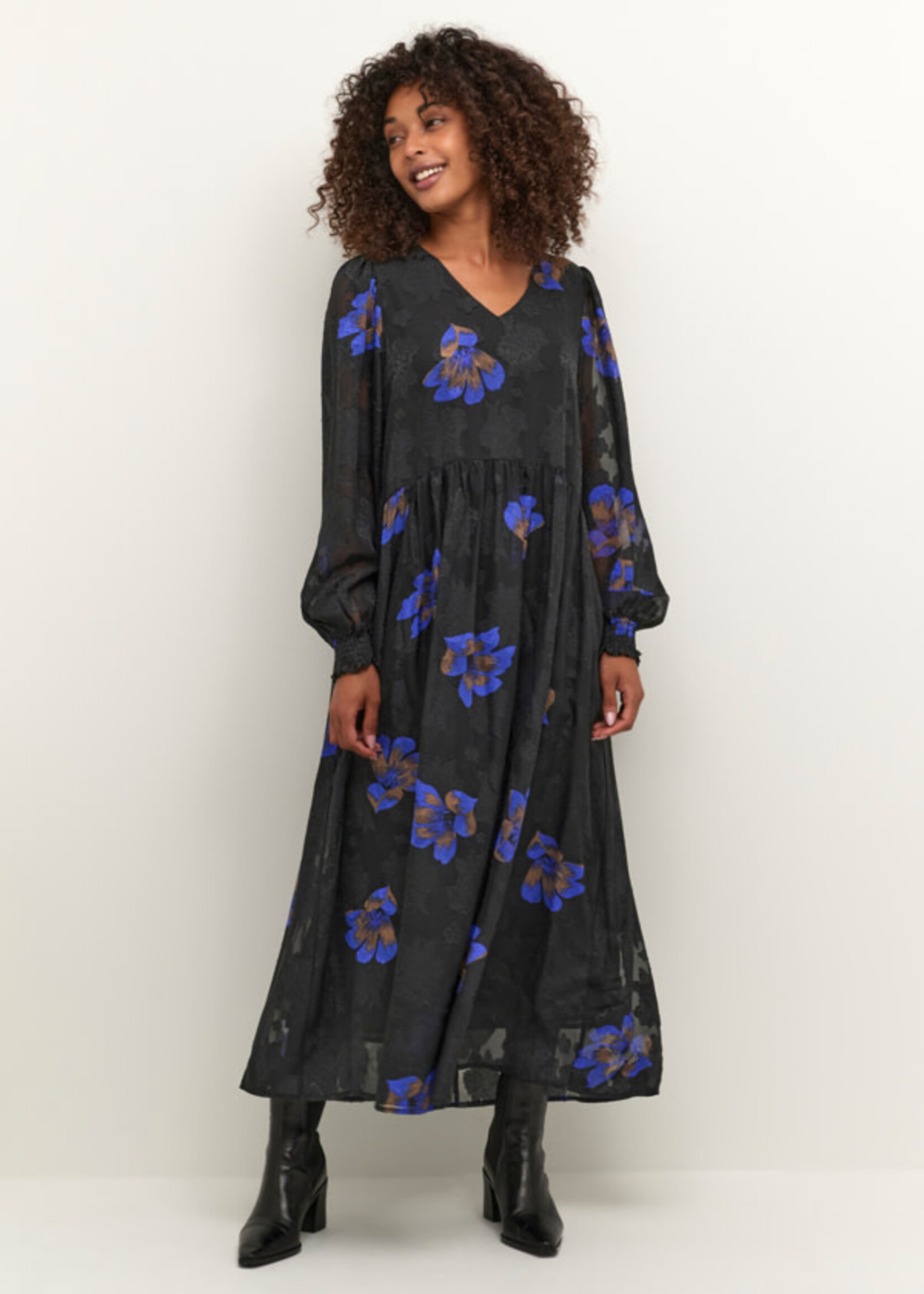 KAFFE Meda dress - Black blue big flower