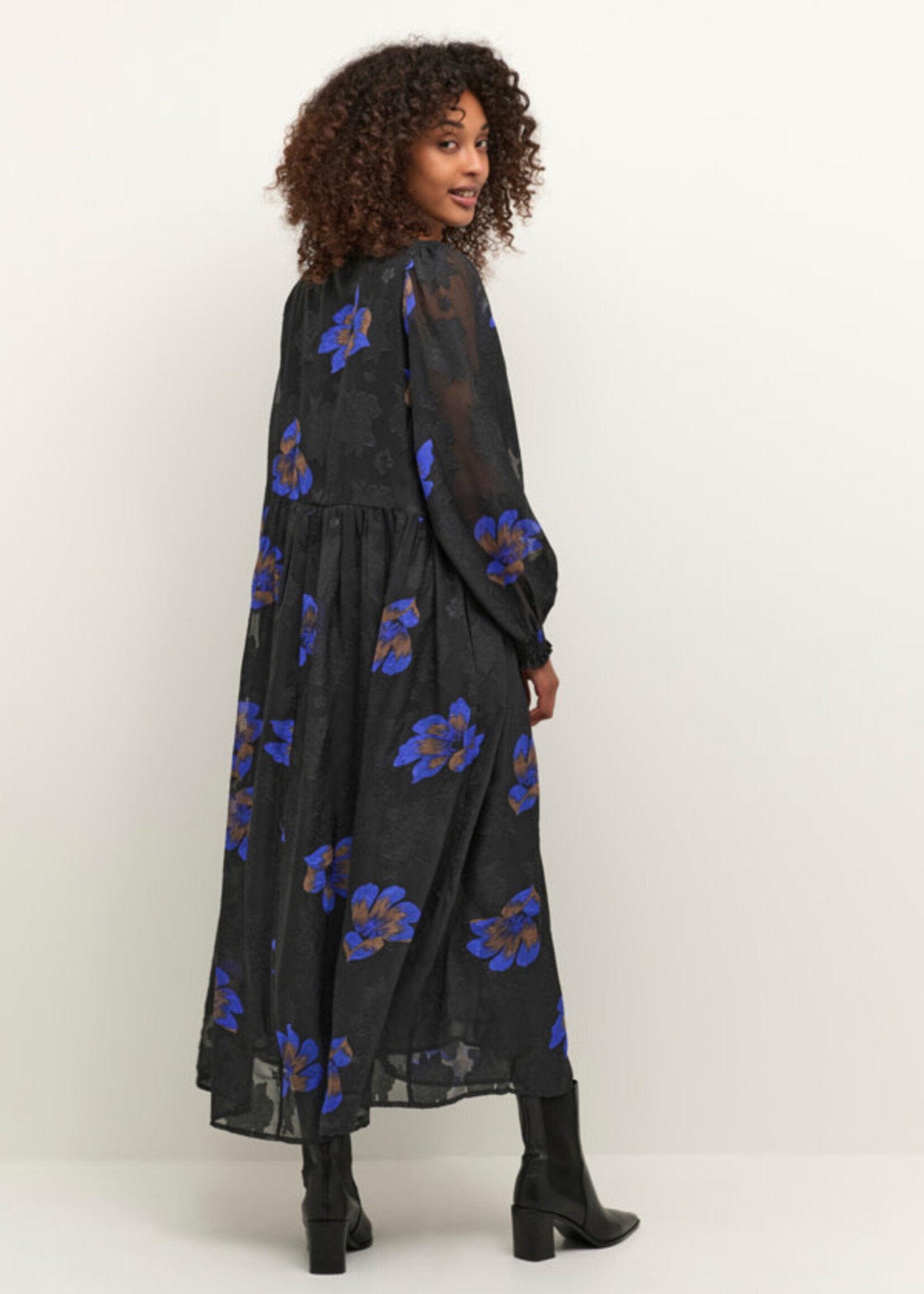 KAFFE Meda dress - Black blue big flower