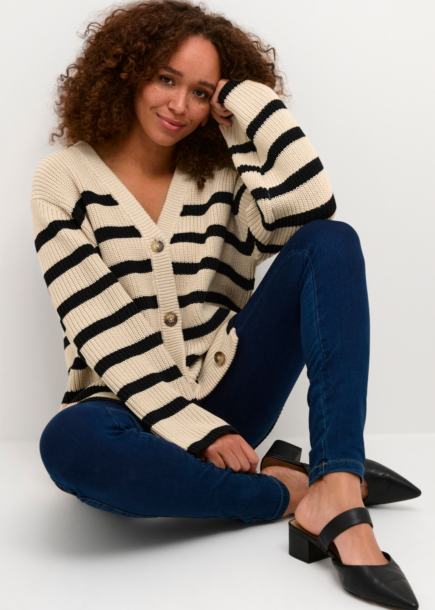 KAFFE Cilla knit cardigan - Sand dollar & black stripe