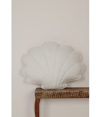 Moi Mili Sierkussen schelp in wit, linnen Moi Mili Sierkussen schelp in wit, linnen