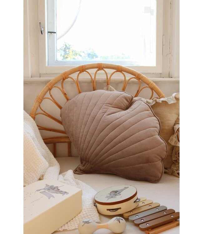 Sierkussen ginkgo-blad in donkerbeige, fluweel