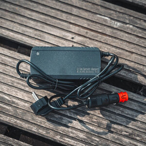 Voltacase Oplader 12V Oplader 12V