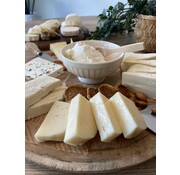 De Grand Bazaar Ramazana Özel Peynir Paketi (Ezine İnek 600g-Van Otlu Peynir 500 g-Erzincan Tulum 500g-Antep Peyniri 500g-İzmir Tulumu 400g)