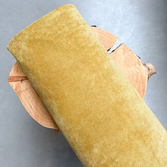 A la ville Soepele corduroy - columbian gold