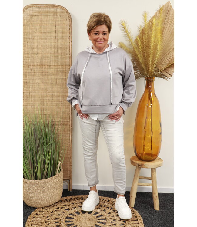 Xuna Oversized sweater "Myrthe" met split grijs