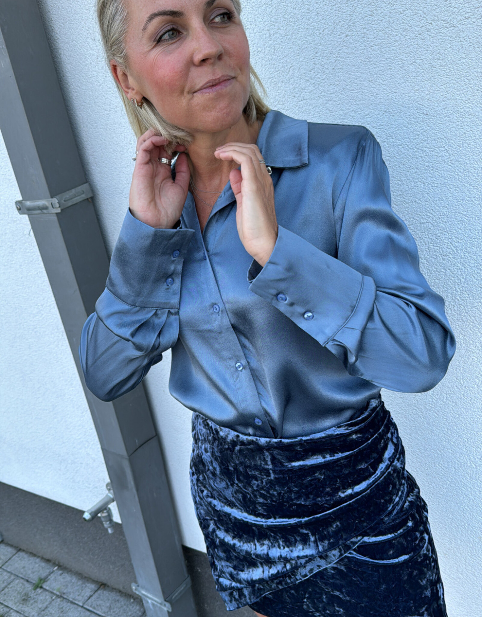 Iben Shine Skirt Velour Ashy Blue
