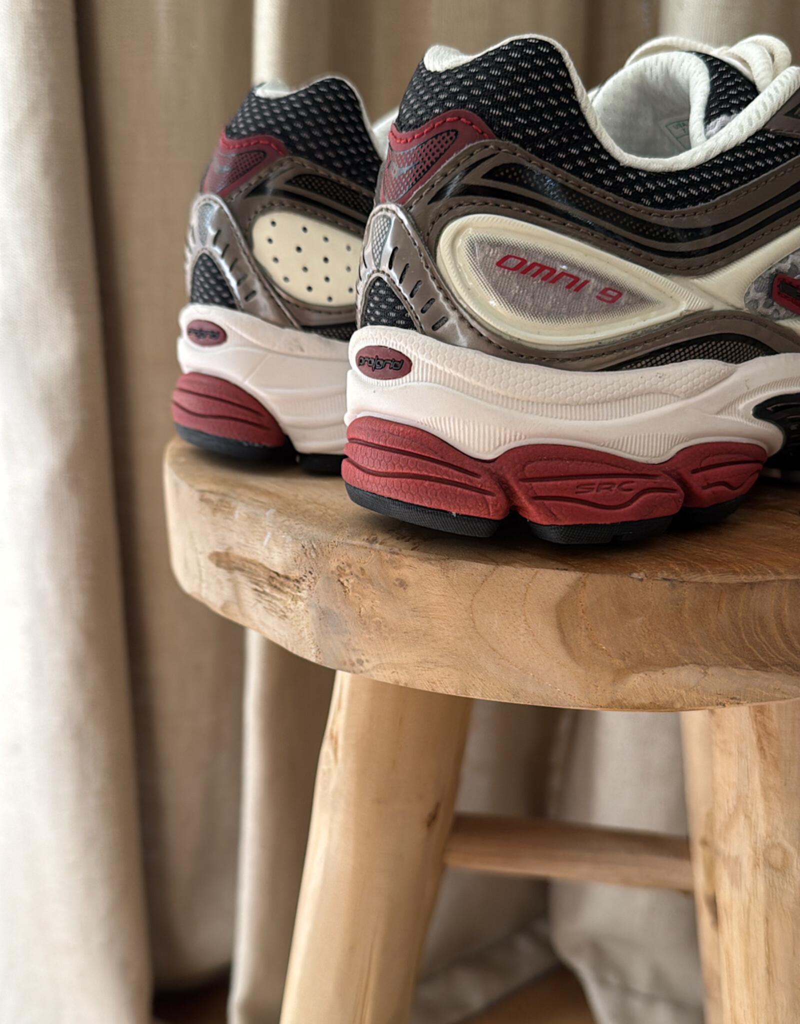 Saucony Progrid Omni 9 Brown Red
