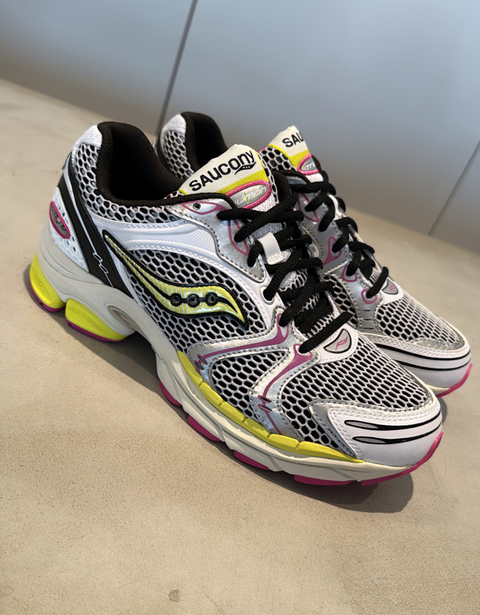 Saucony Progrid Triumph 4 White Fluo