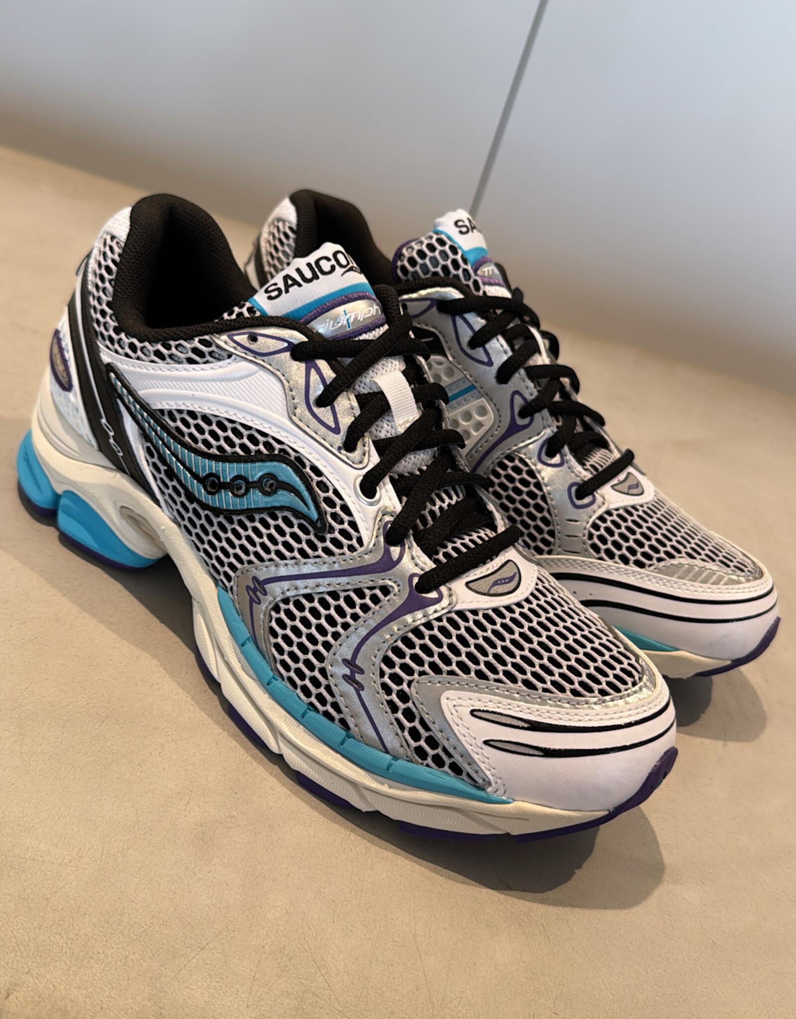Saucony Progrid Triumph 4 White Blue