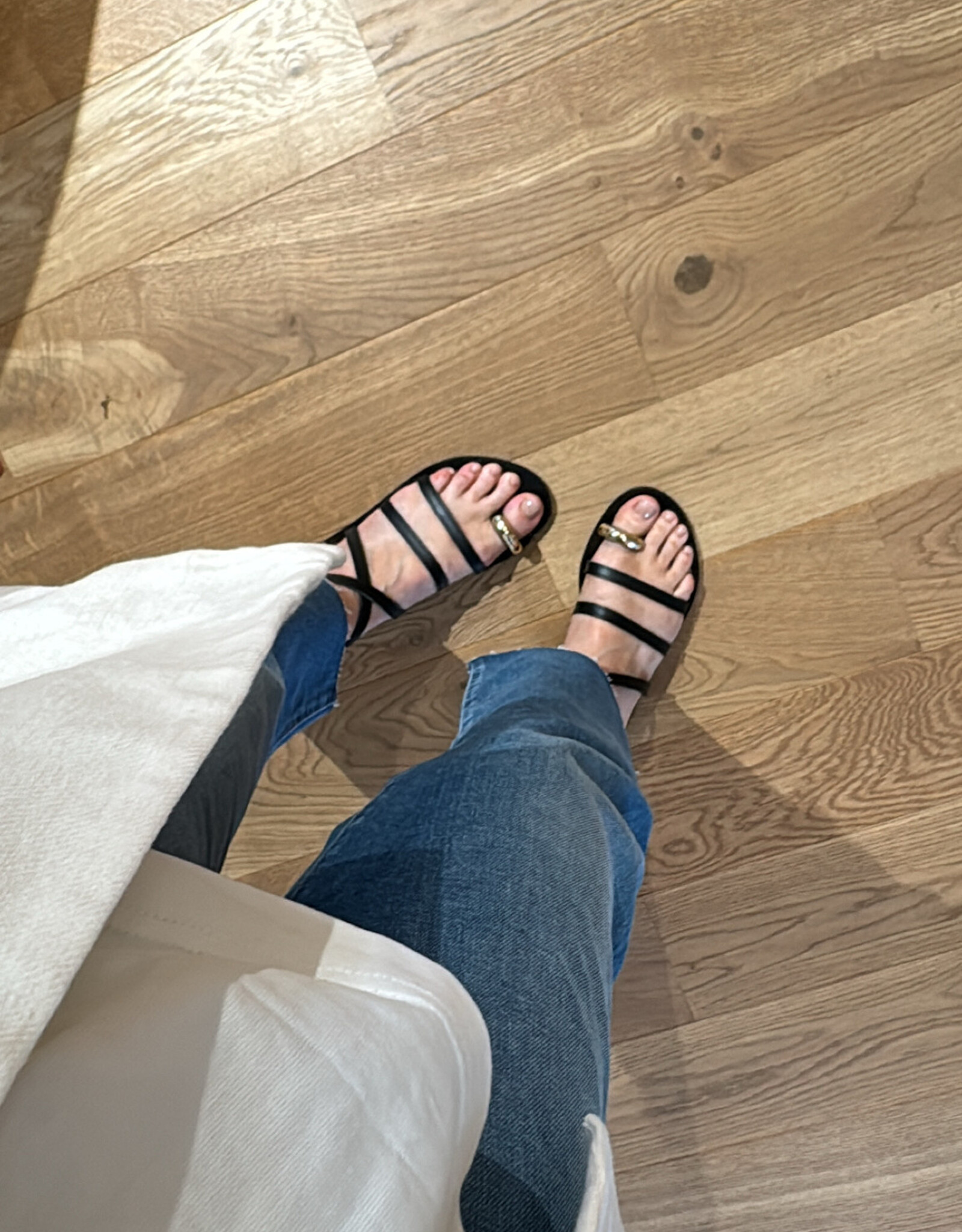Toral Milos Sandal Black Gold
