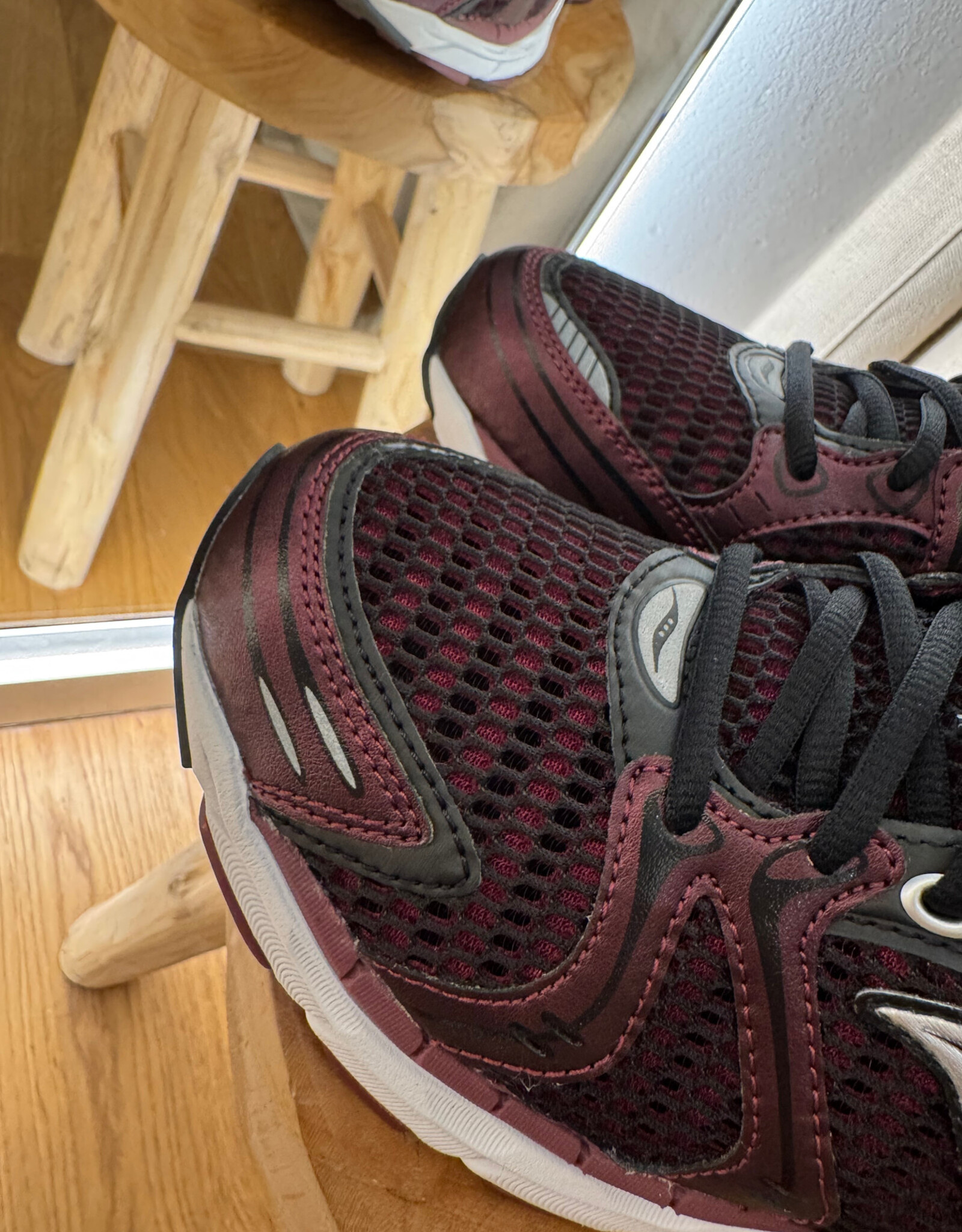 Saucony Progrid Triumph 4 Maroon Black Rouge Foncé