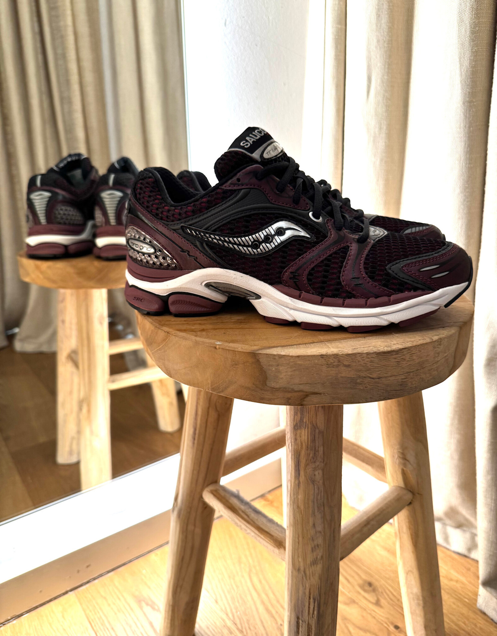 Saucony Progrid Triumph 4 Maroon Black Rouge Foncé
