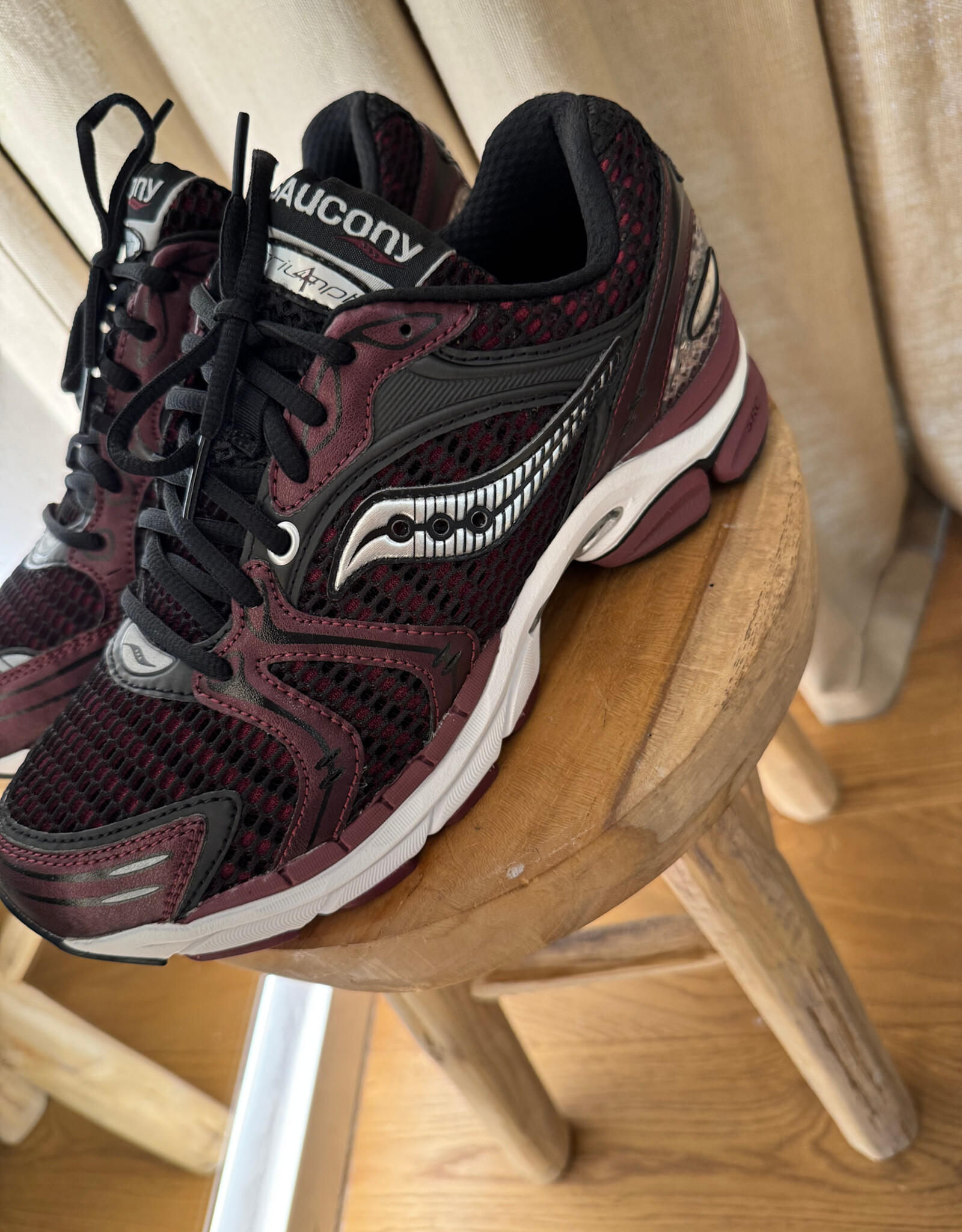 Saucony Progrid Triumph 4 Maroon Black Rouge Foncé