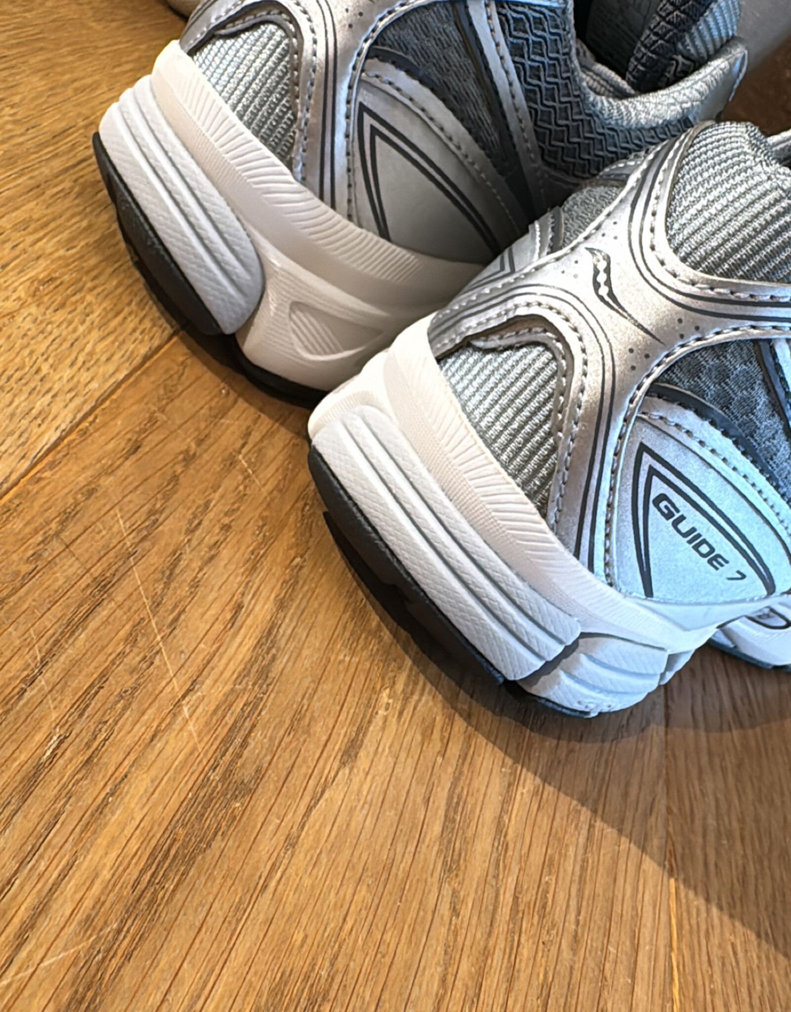Saucony Progrid  Guide 7 Silver Grey