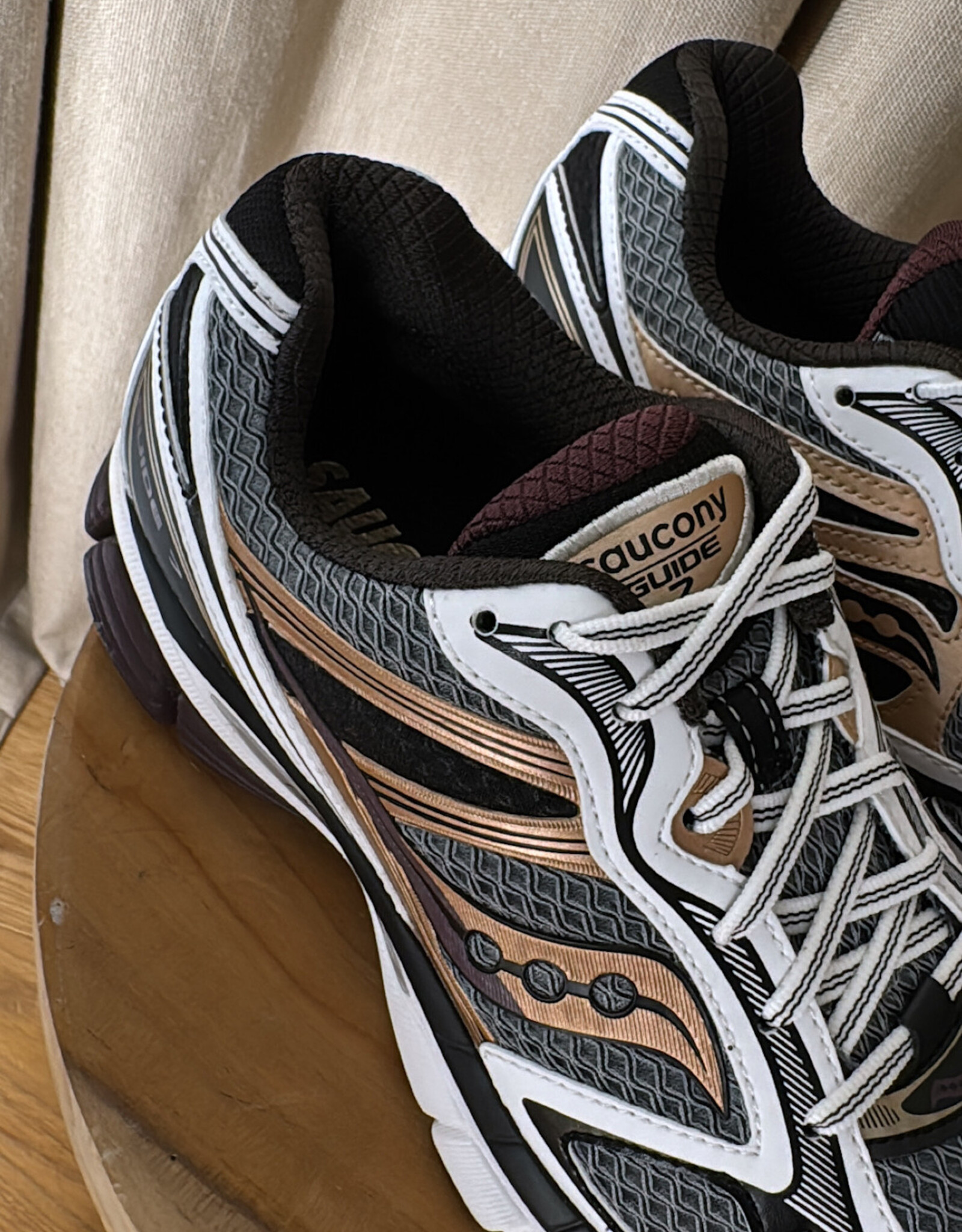 Saucony Progrid  Guide 7 White Bronze