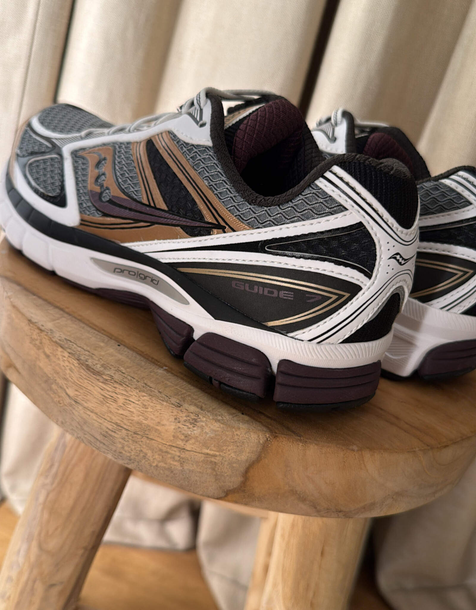 Saucony Progrid  Guide 7 White Bronze