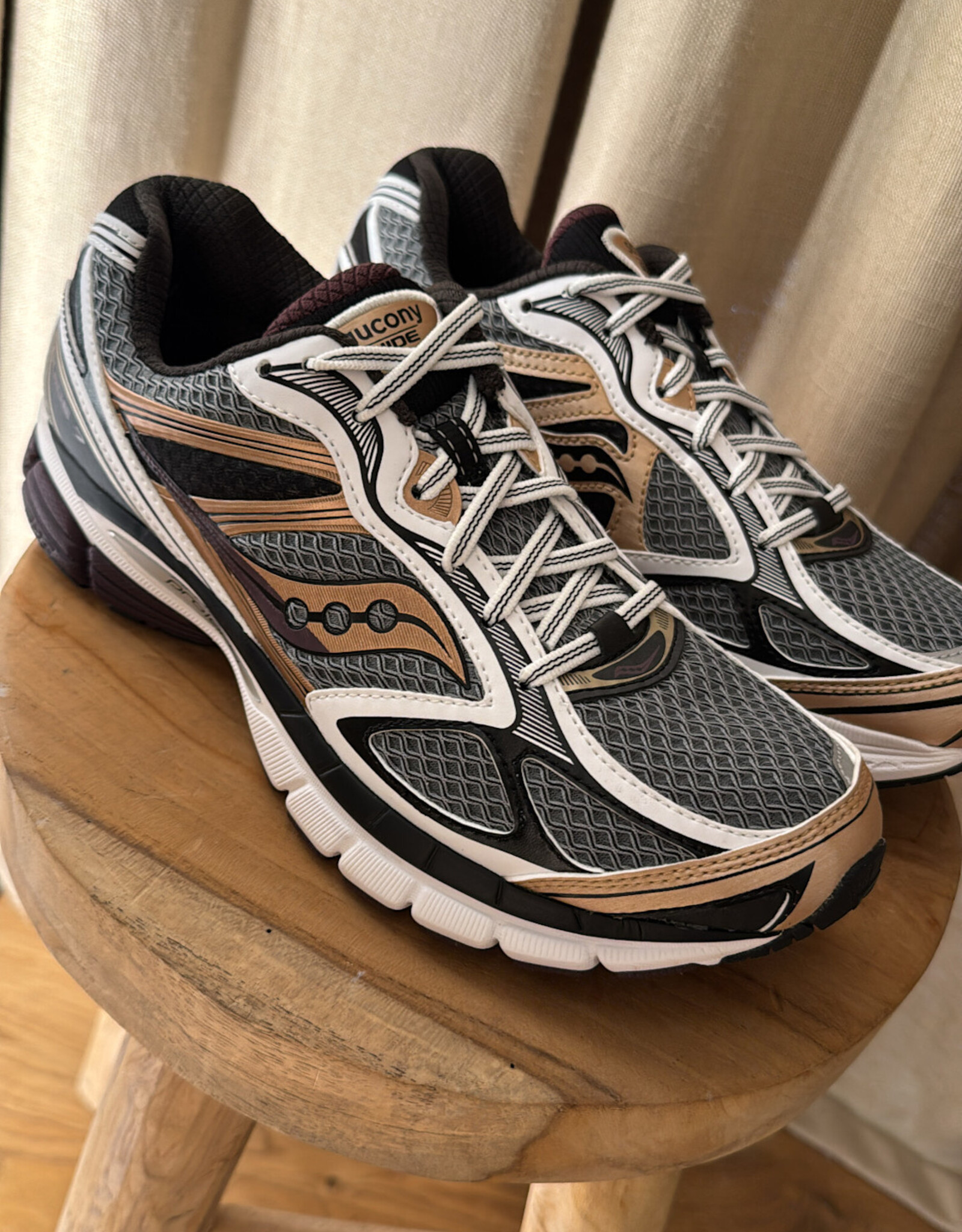 Saucony Progrid  Guide 7 White Bronze