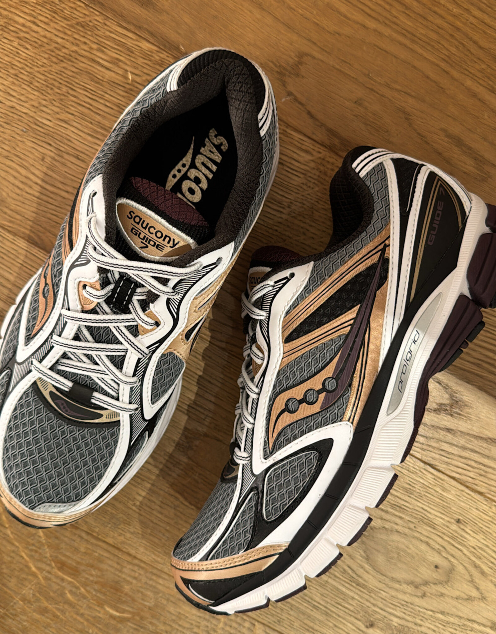 Saucony Progrid  Guide 7 White Bronze