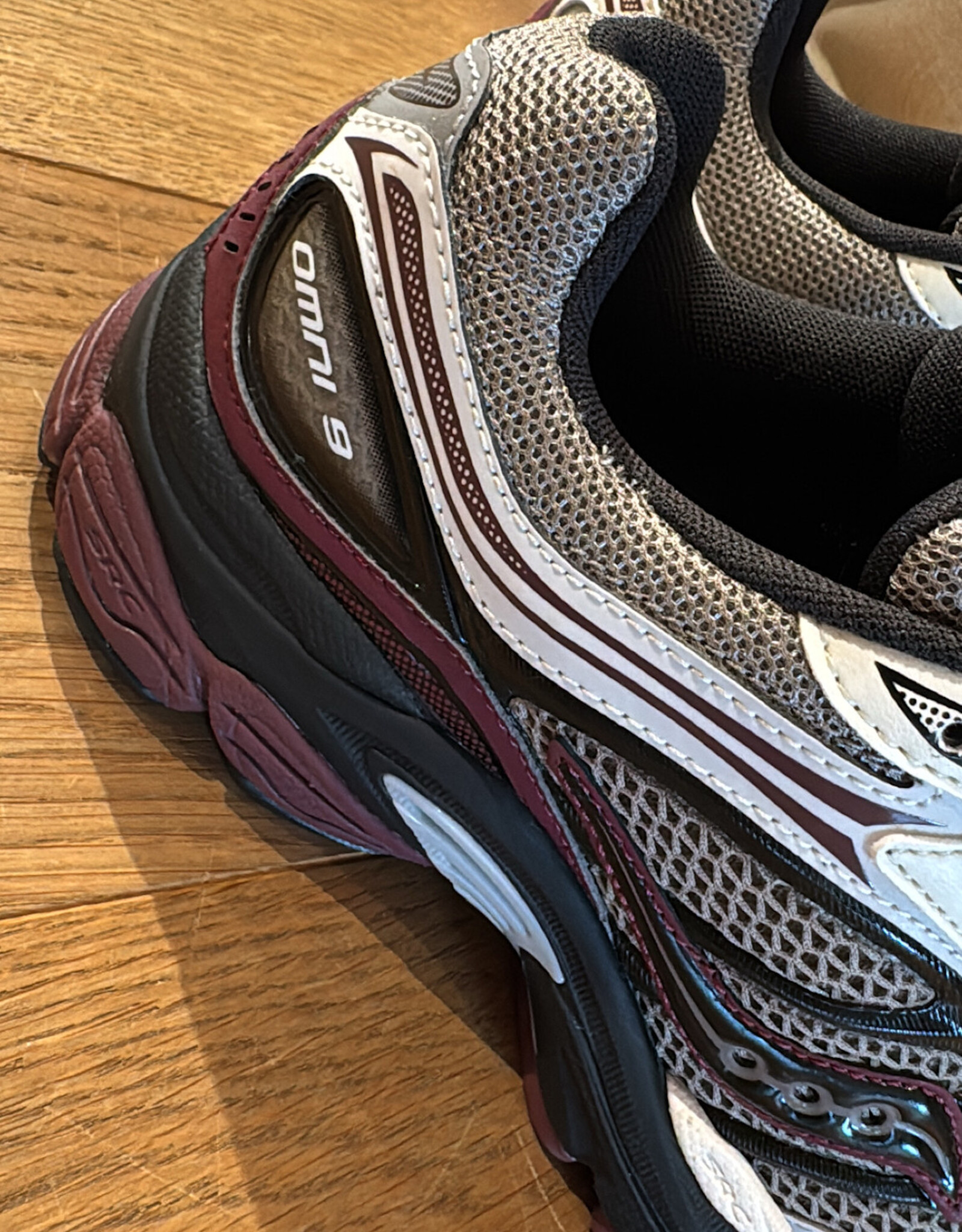 Saucony Progrid Omni 9 Tan Maroon