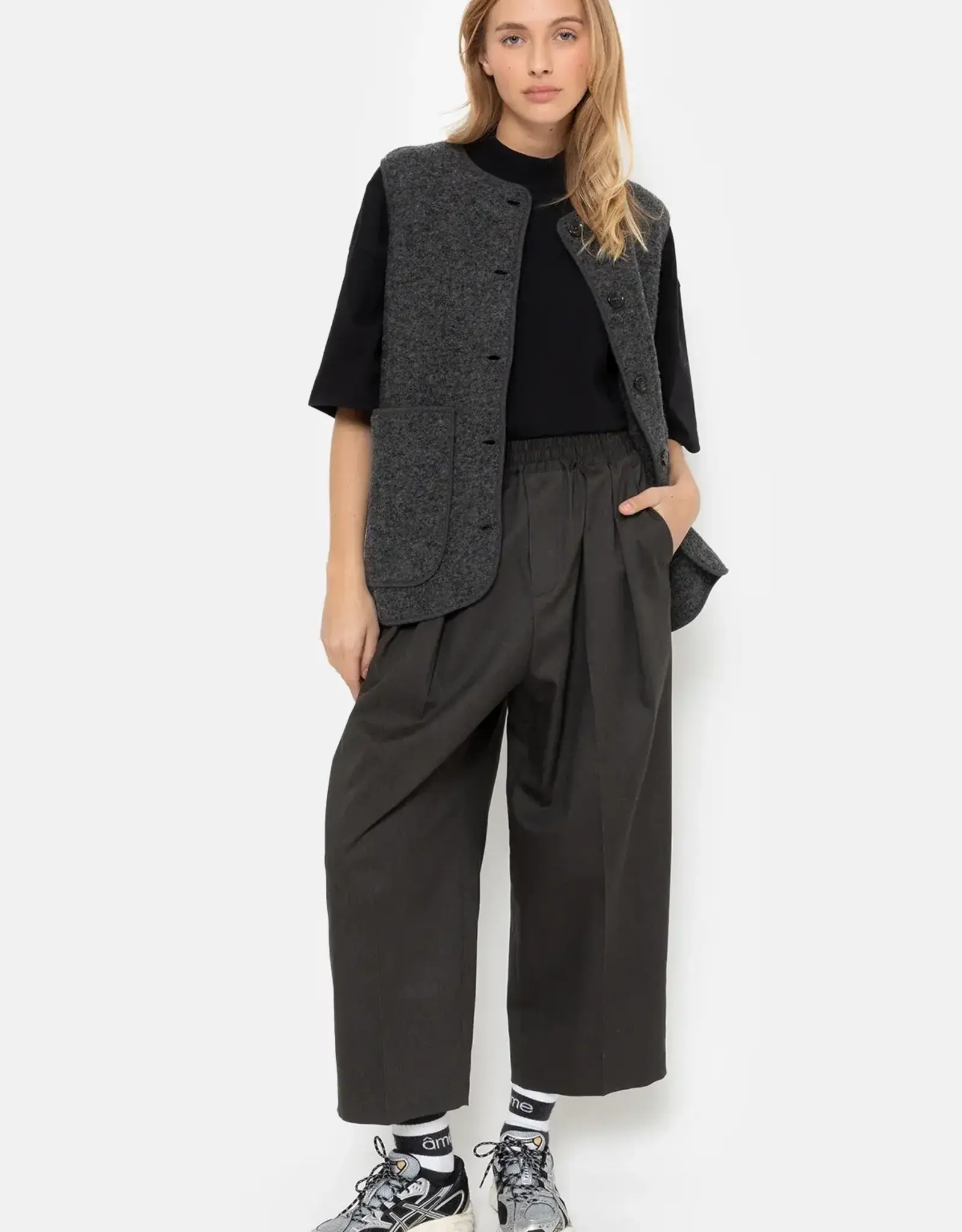 Âme Madison Sleeveless Wool Jacket Dark Grey