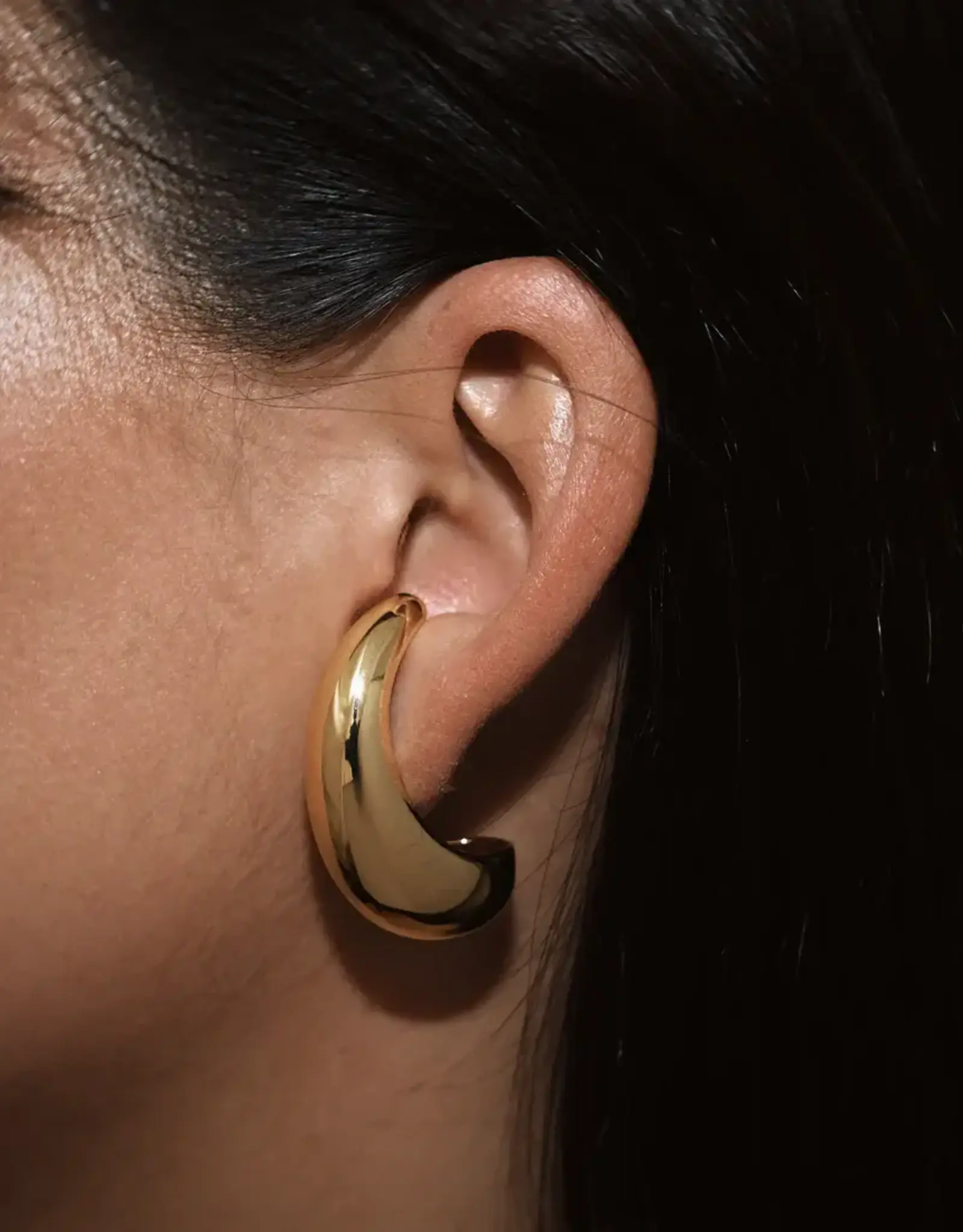 Billion Avenue Bulb Earstud Gold