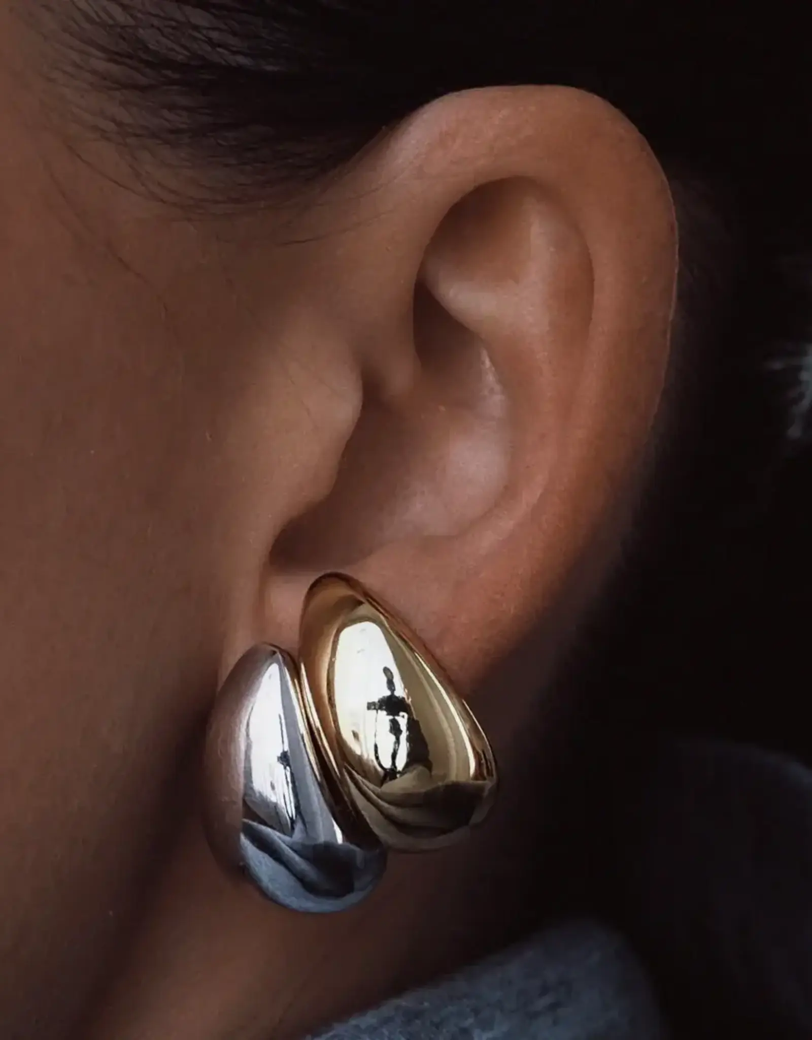 Billion Avenue Small Bulb Earstud Silver