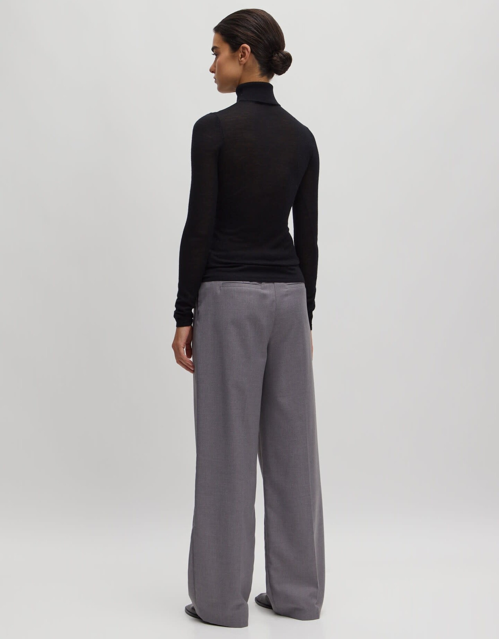 Edited Hatti Rollneck Merino Black