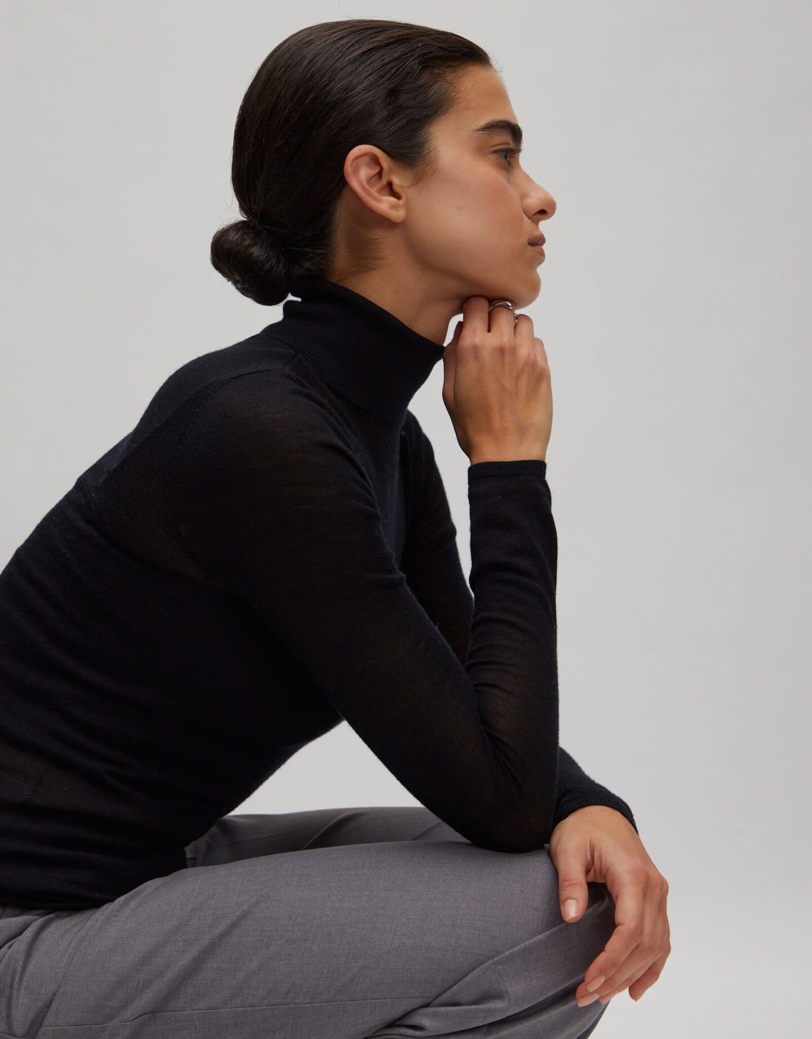 Edited Hatti Rollneck Merino Black