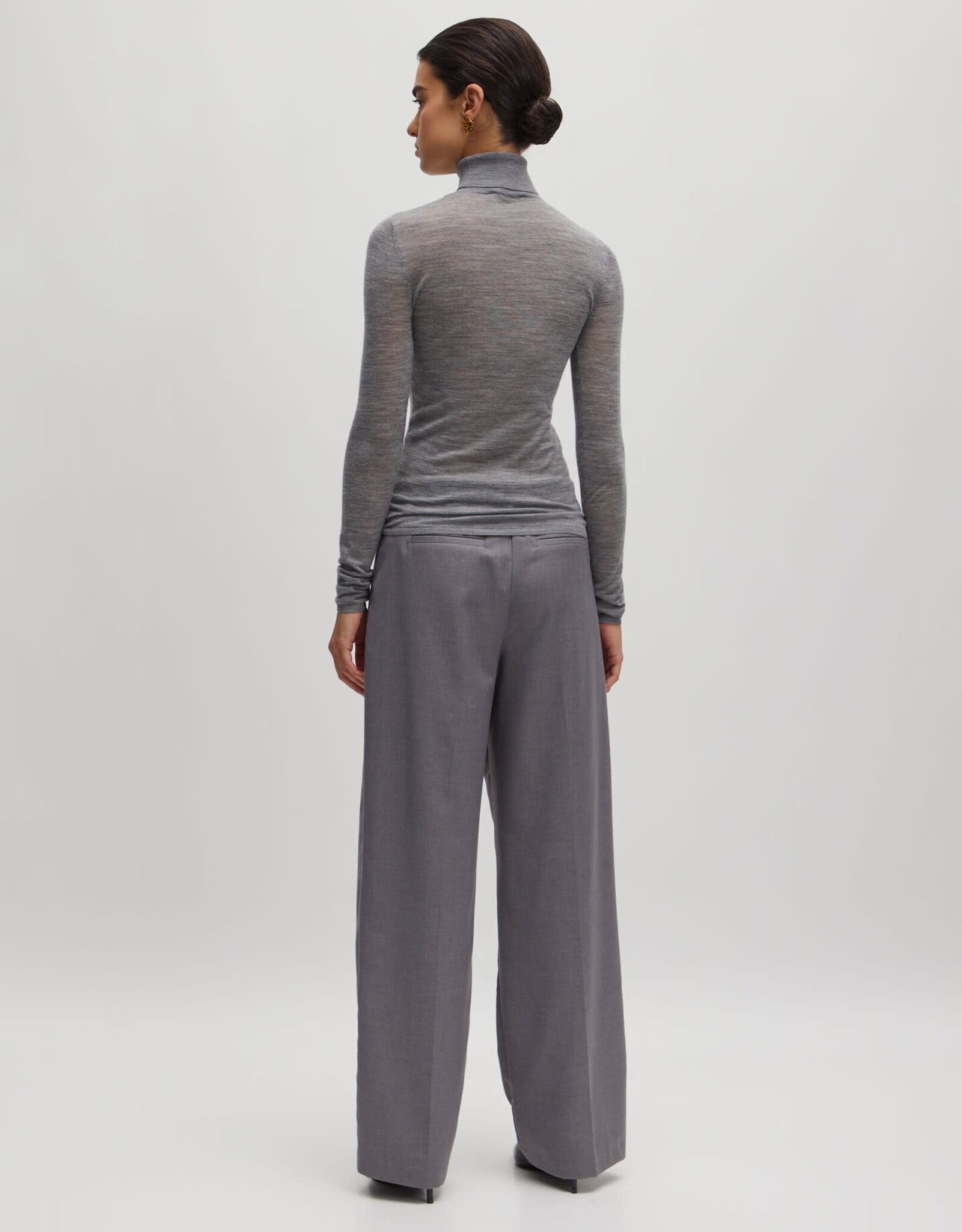 Edited Hatti Rollneck Merino Grey
