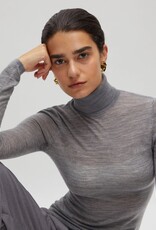Edited Hatti Rollneck Merino Grey